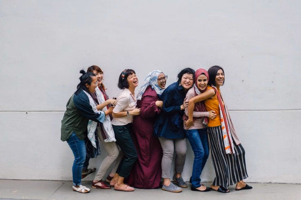 Bagaimana Phrimaluku.org Mengubah Hidup Melalui Pendidikan 1 ilustrasi pertemanan 23 0f9b21527fae49acb18f02de705afd9c f803f131d96cd4667255d165260f7432